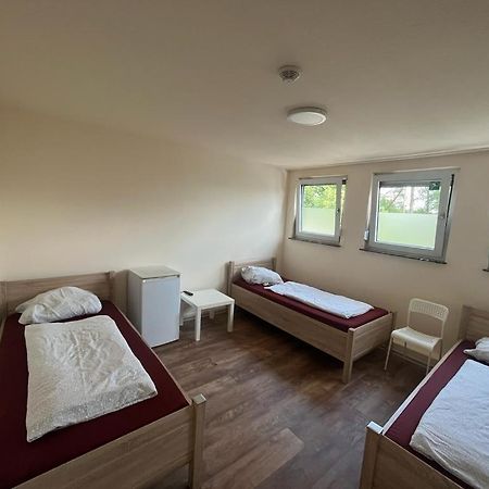 Pension Highway Bielefeld Senner Hellweg Экстерьер фото